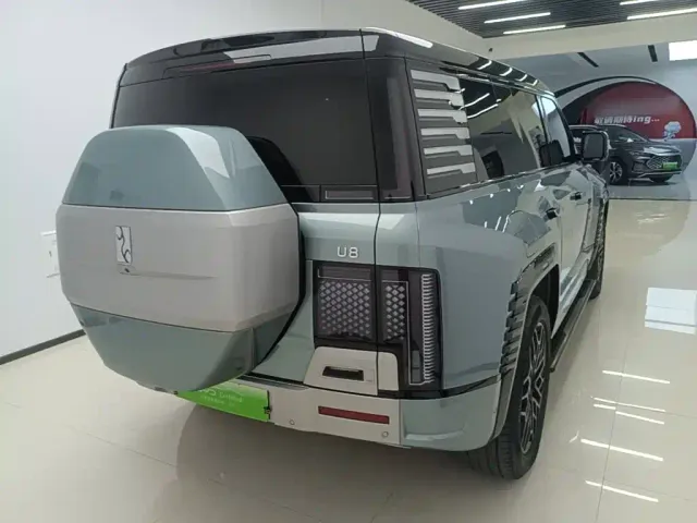 BYD U8 — Фото автомобиля 6