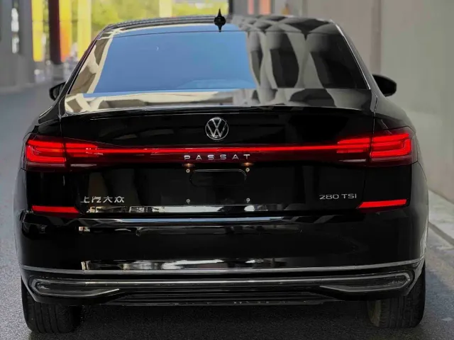 Volkswagen Passat — Фото автомобиля 5