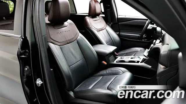 Ford Explorer — Фото автомобиля 7