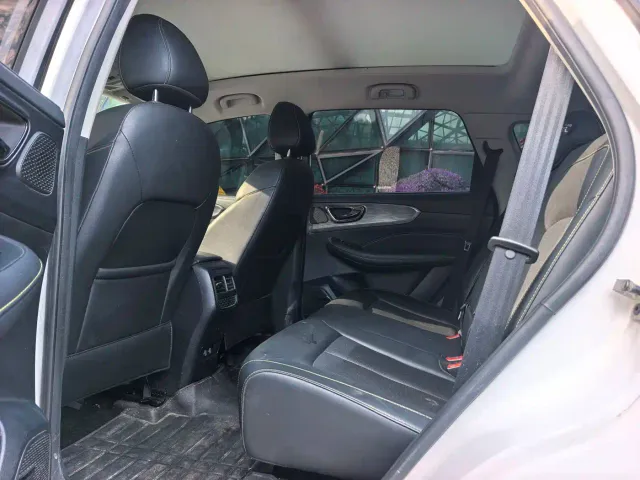 Roewe RX5 — Фото автомобиля 7