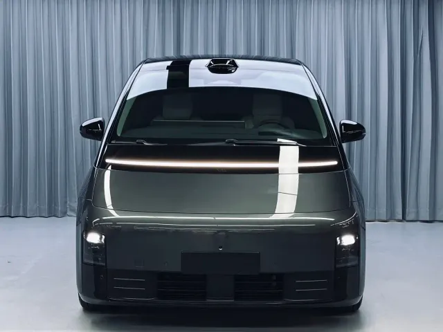 Li Auto MEGA — Фото автомобиля 2