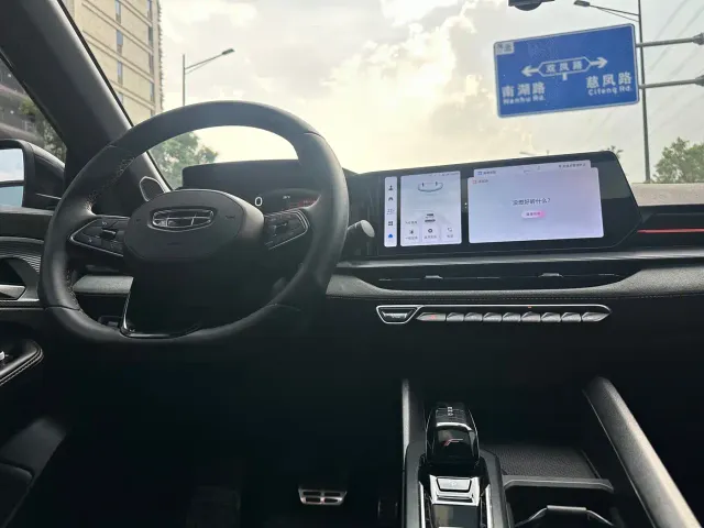 Geely Binrui — Фото автомобиля 12