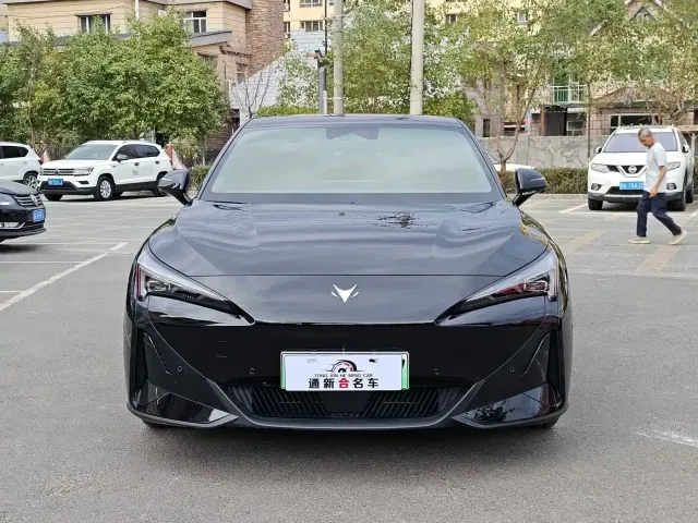 Arcfox Alpha S5 — Фото автомобиля 2