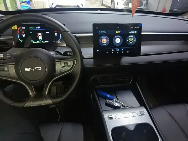 BYD Seal 05 DM-i — Фото автомобиля 9