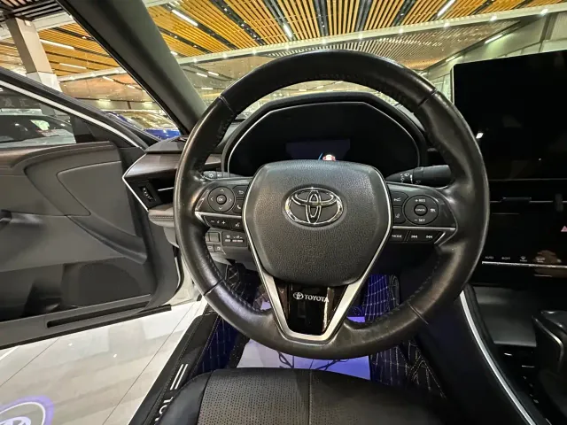Toyota Avalon — Фото автомобиля 28