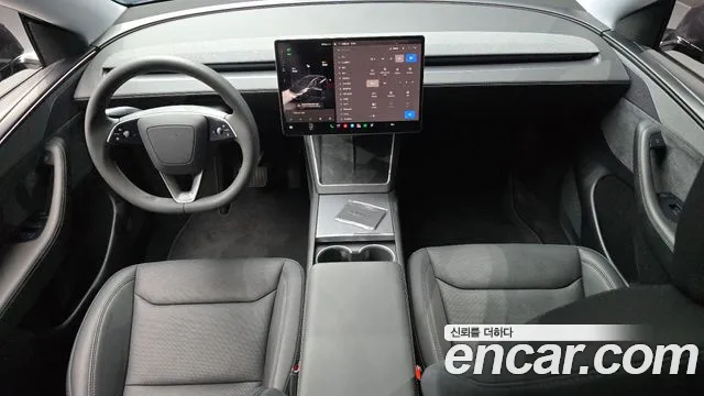 Tesla Model Y — Фото автомобиля 6