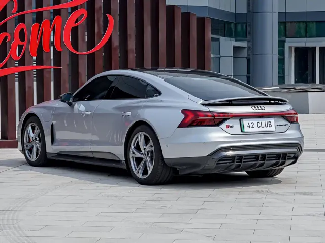 Audi e-tron GT — Фото автомобиля 7