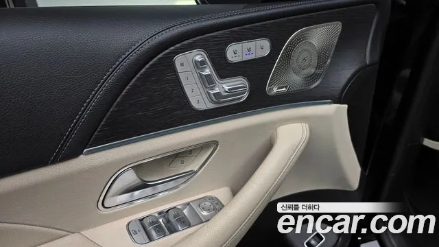 Mercedes-Benz GLE-Class — Фото автомобиля 26