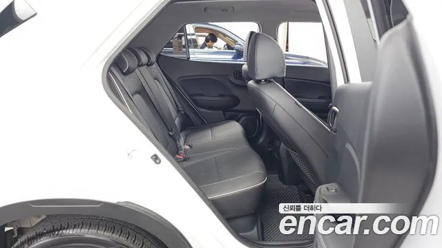 Hyundai Venue — Фото автомобиля 12