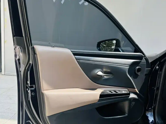 Lexus ES — Фото автомобиля 20
