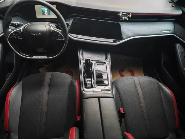 Dongfeng Yixuan MAX — Фото автомобиля 6