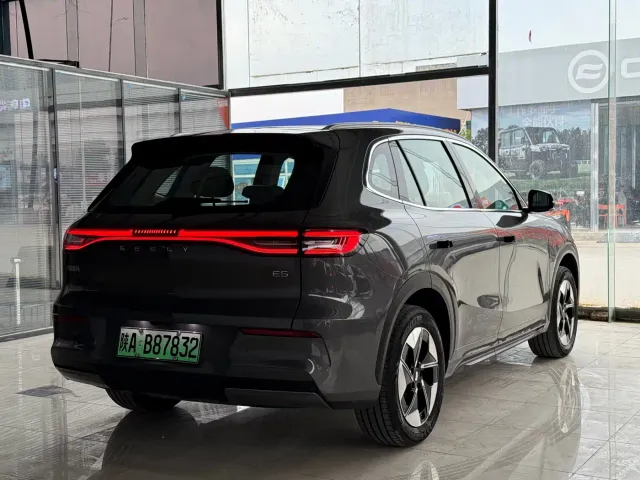 Geely Galaxy E5 — Фото автомобиля 21