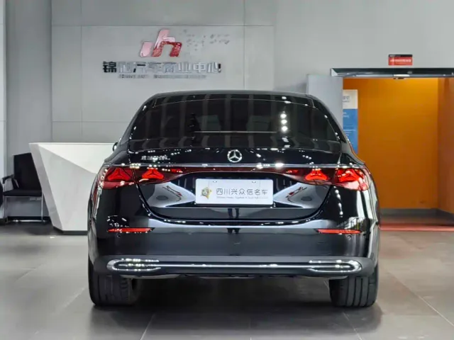 Mercedes-Benz E-Class — Фото автомобиля 6