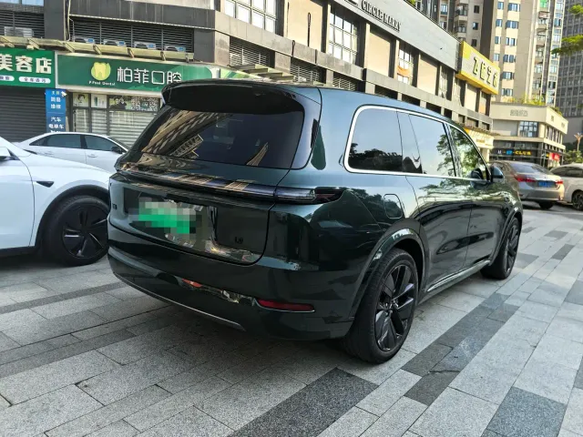 Li Auto L9 — Фото автомобиля 4