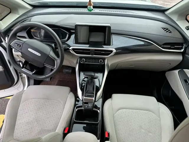 Maxus Dajia 5 — Фото автомобиля 10
