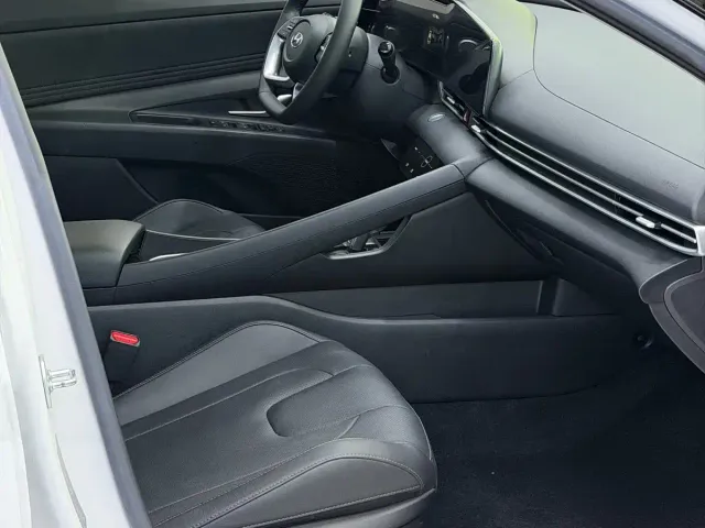 Hyundai Elantra — Фото автомобиля 9