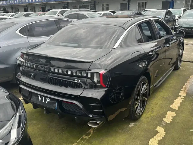 Lynk & Co 03 — Фото автомобиля 13