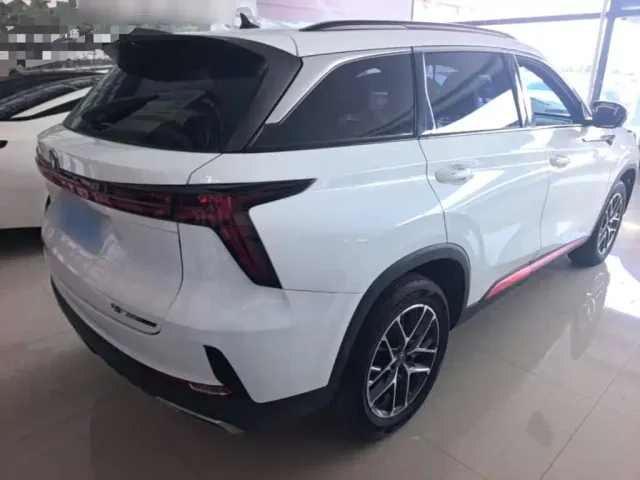 Changan CS75 Plus — Фото автомобиля 6