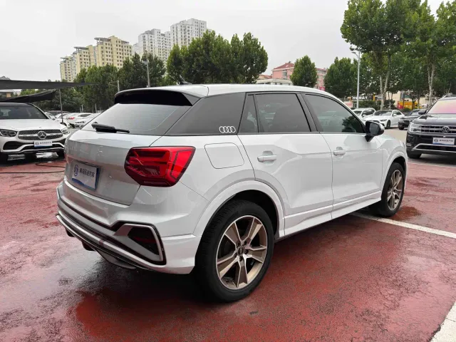 Audi Q2L — Фото автомобиля 6