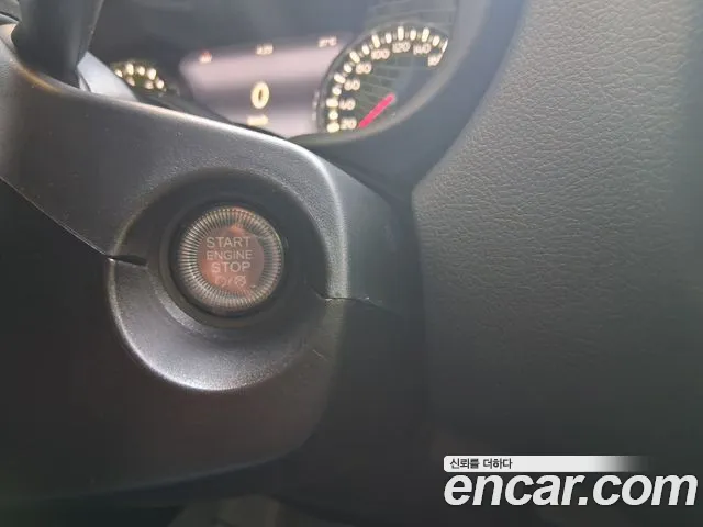 Jeep Renegade — Фото автомобиля 16