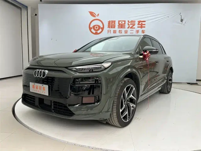 Фотография автомобиля — Audi Q6L e-tron