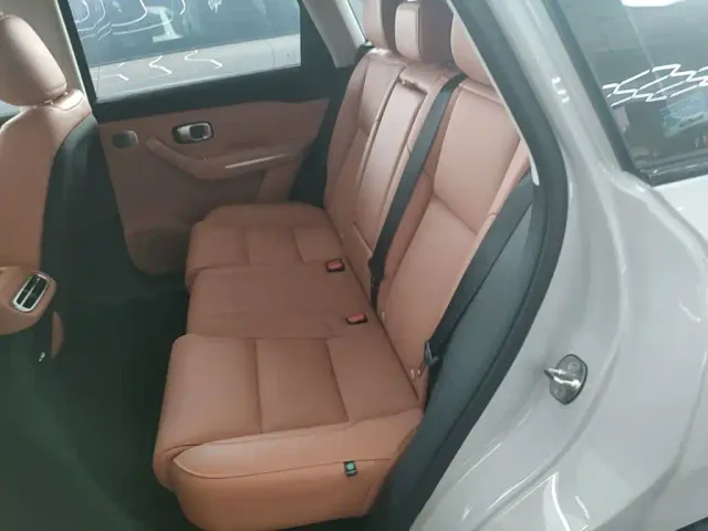 Leapmotor C10 — Фото автомобиля 16
