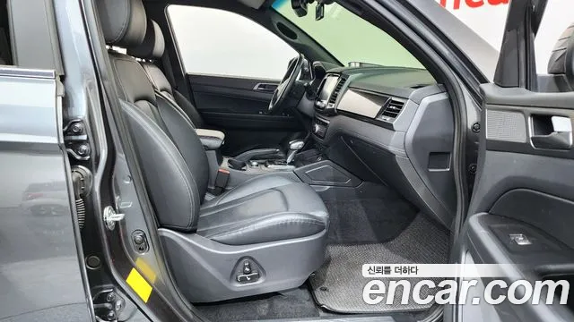 KG_Mobility_Ssangyong Rexton Новый Rexton Sport Khan Дизель 2.2 4WD — Фото автомобиля 11
