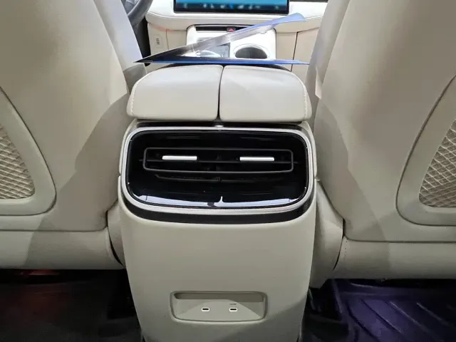 AITO Wenjie AITO M5 2022 Extended Range AWD Performance Edition — Фото автомобиля 18