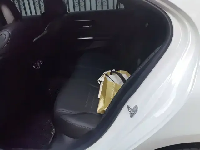 Mercedes-Benz C-Class — Фото автомобиля 11