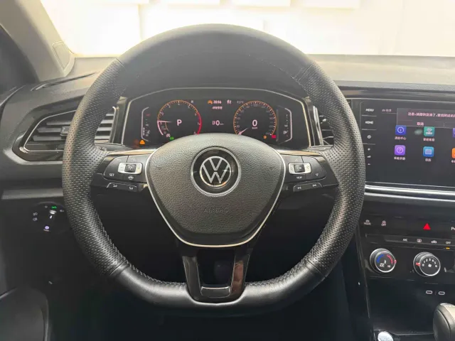 Volkswagen T-Roc — Фото автомобиля 14