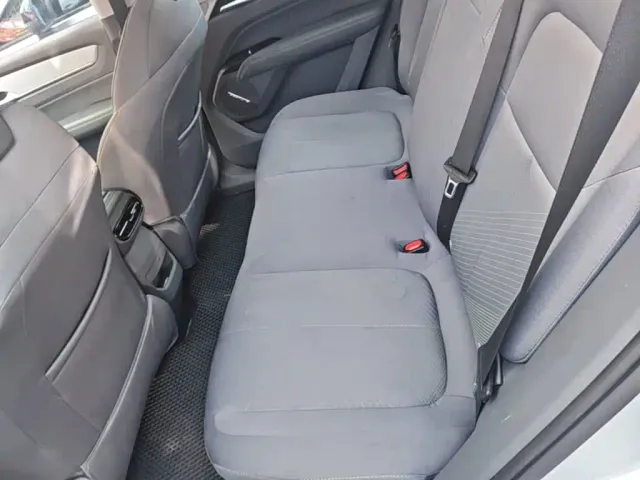 Besturn Yueyi 03 2025 445km Premium Selection Edition — Фото автомобиля 9