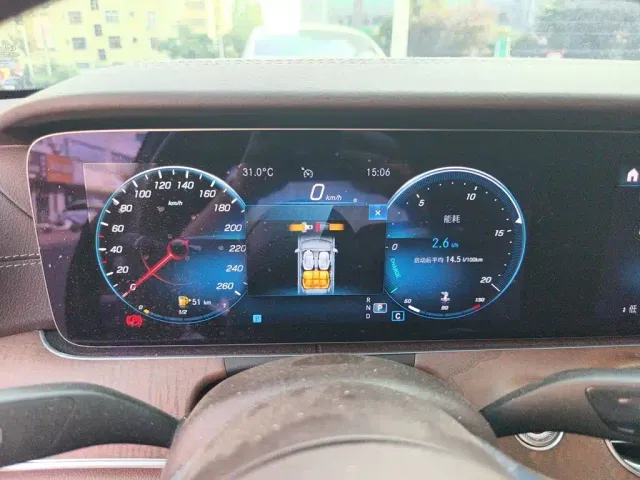 Mercedes-Benz E-Class — Фото автомобиля 7