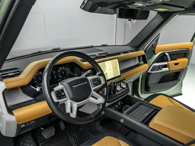 Land Rover Defender — Фото автомобиля 16