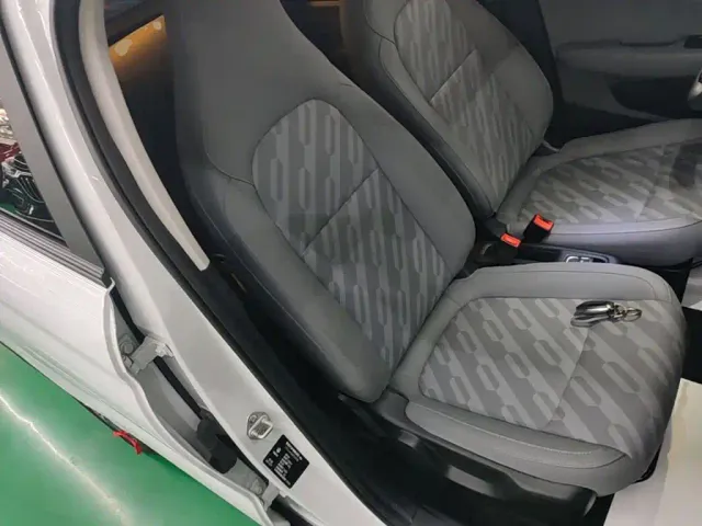 Leapmotor T03 — Фото автомобиля 24