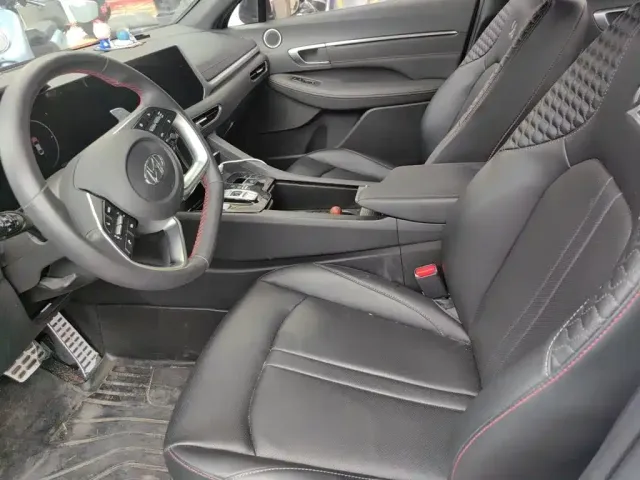 Hyundai Sonata — Фото автомобиля 16