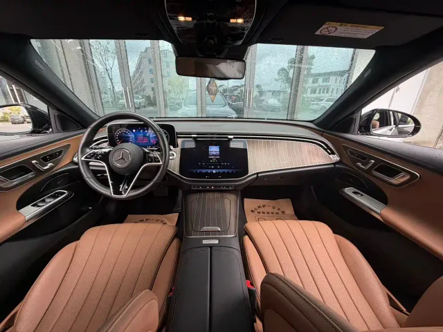 Mercedes-Benz E-Class — Фото автомобиля 10