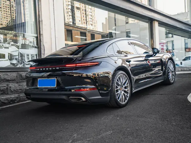 Porsche Panamera — Фото автомобиля 11