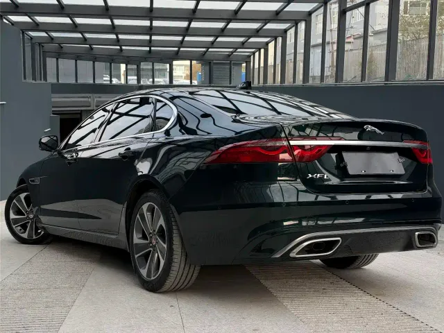 Jaguar XFL — Фото автомобиля 10