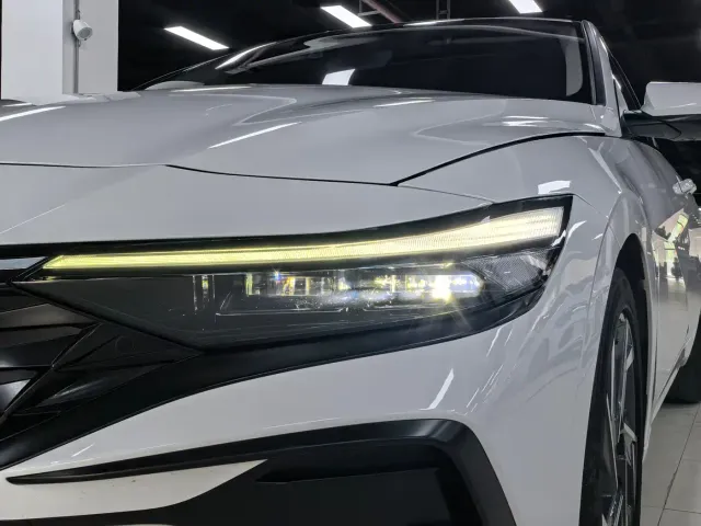 Hyundai Elantra — Фото автомобиля 4