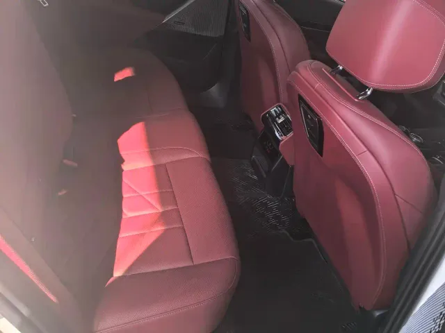 BMW 5 Series — Фото автомобиля 9