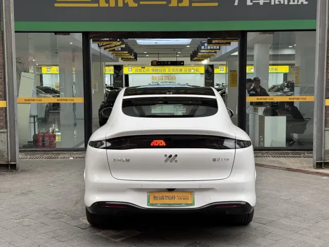 IM Motors LS6 — Фото автомобиля 5