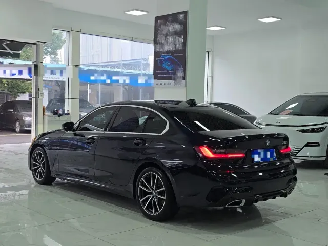 BMW 3 Series — Фото автомобиля 13