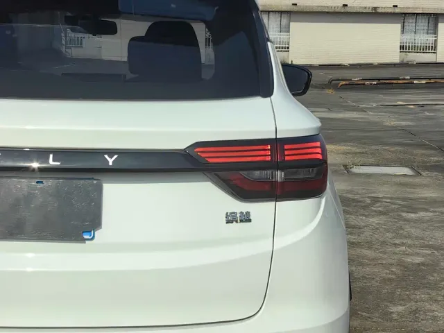 Geely Binyue — Фото автомобиля 6