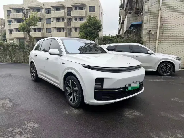 Li Auto L7 — Фото автомобиля 3