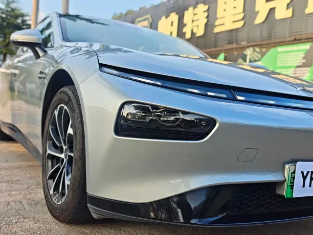 Xpeng P7 — Фото автомобиля 10