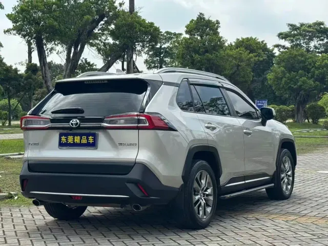 Toyota Wildlander — Фото автомобиля 13