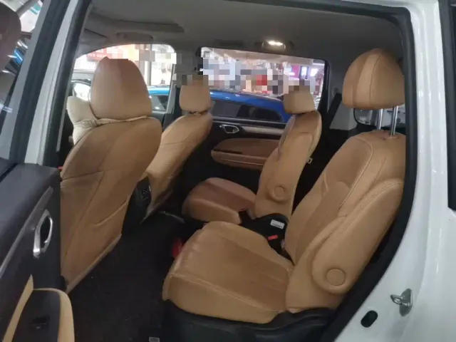 GAC Trumpchi M6 — Фото автомобиля 16