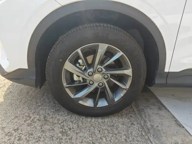 Geely Binyue — Фото автомобиля 22