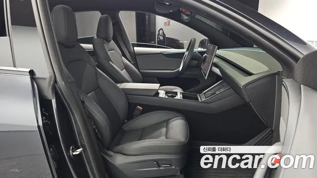 Tesla Model Y — Фото автомобиля 25