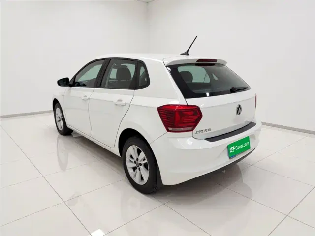 Volkswagen Polo — Фото автомобиля 4